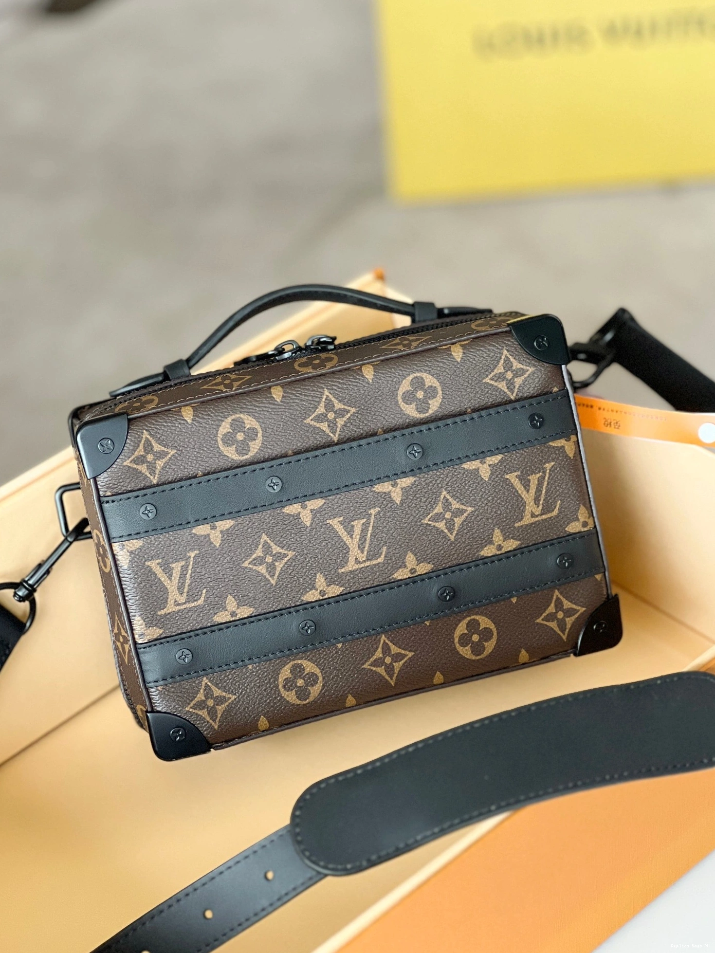 Affordable LOUIS VUITTON TRUNK HANDLE SOFT 0719